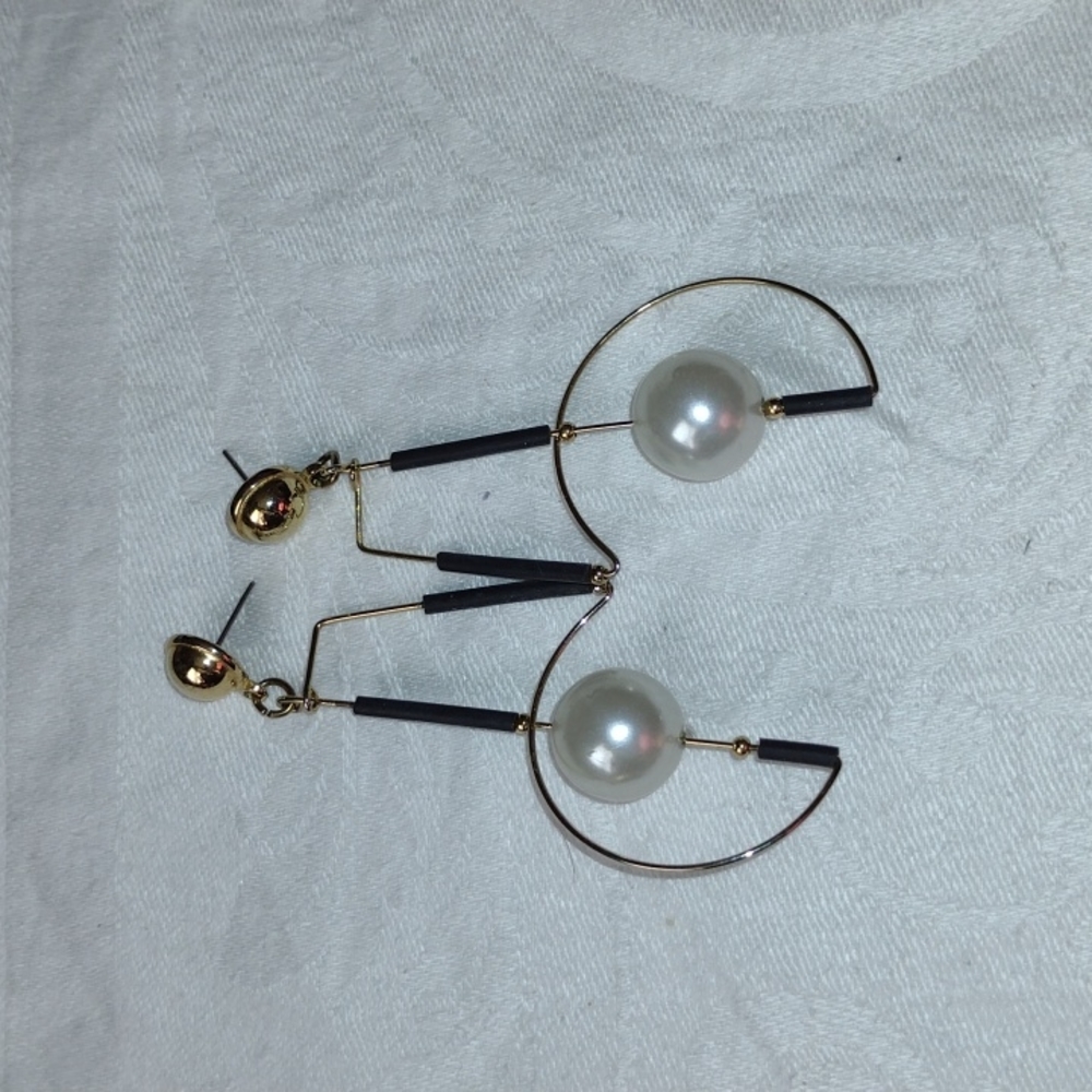 Faux pearl abstract earrings